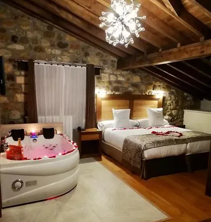 Valles Pasiegos Hotel