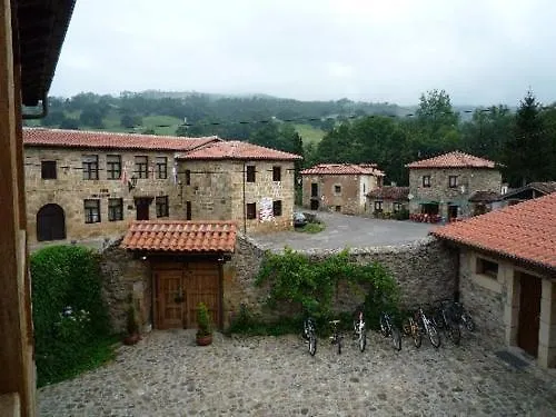 Akla Valles Pasiegos Hotel Saro